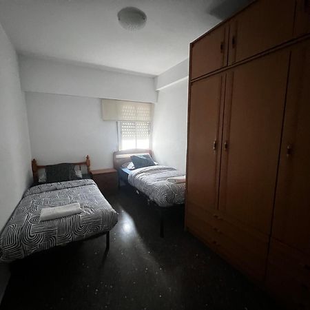Habitacion Centrica En Acogedora Casa Apartment Valencia Ngoại thất bức ảnh